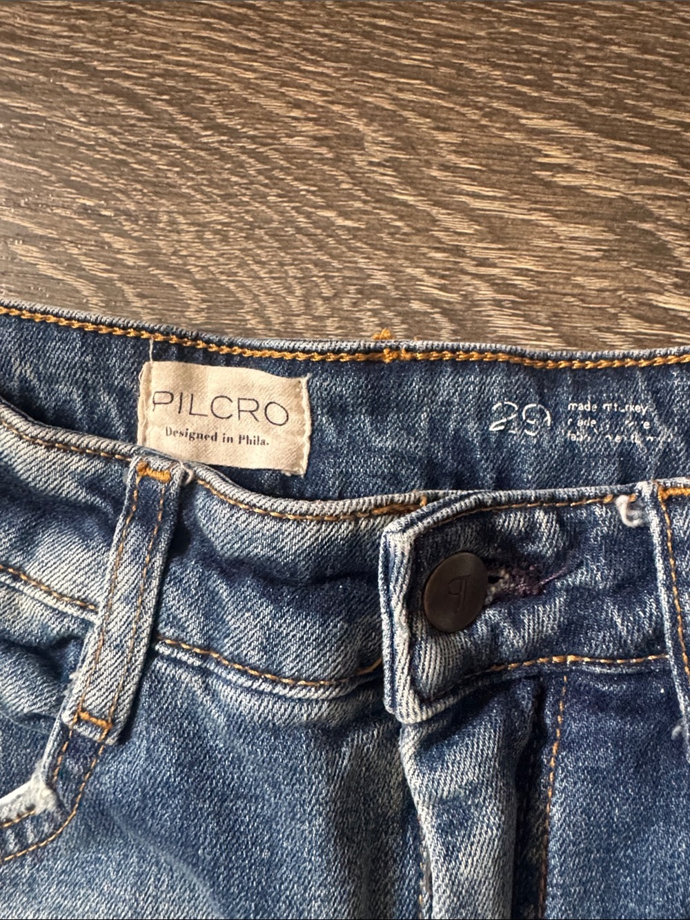 Anthropologie Pilcro Two-Tone Wide Leg Barrel Jeans in Blue - Picture 3 of 5